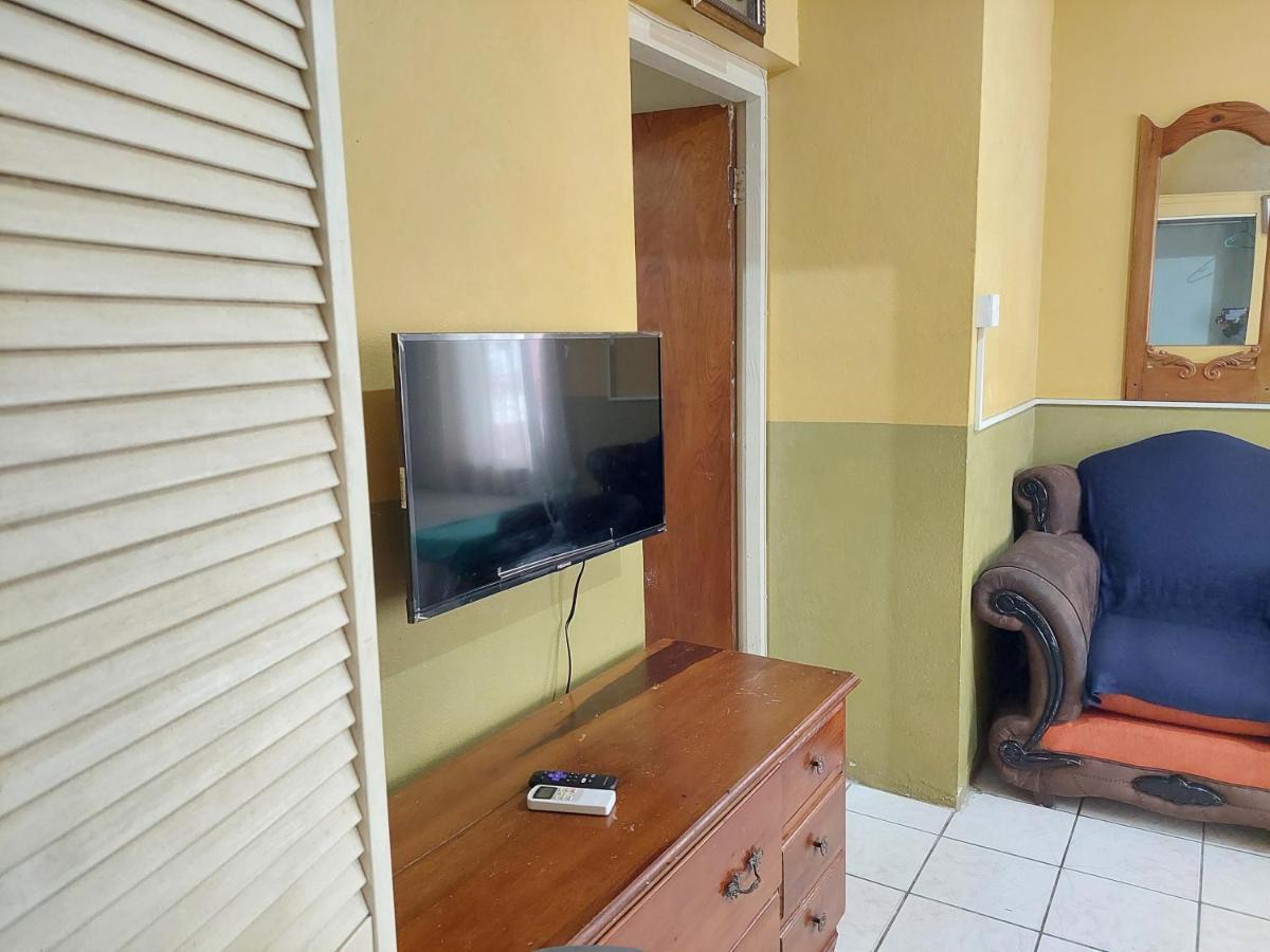 Dancehall Hostel キングストン エクステリア 写真