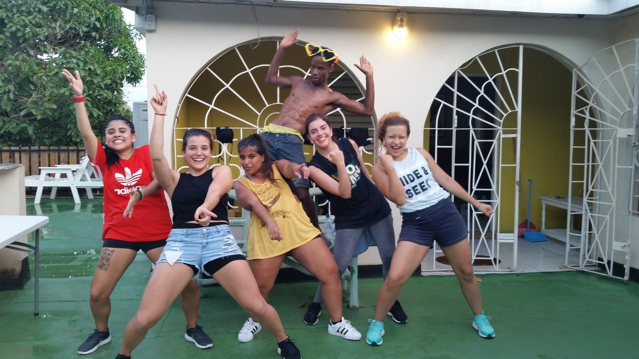 Dancehall Hostel キングストン エクステリア 写真